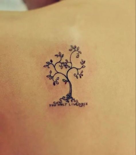 Simple Tree Tattoo, Tattoo Tree, Simple Tattoos For Women, Tattoo Diy, Family Tree Tattoo, Muster Tattoos, Meaningful Tattoos For Women, Tree Tattoo Designs, Small Meaningful Tattoos