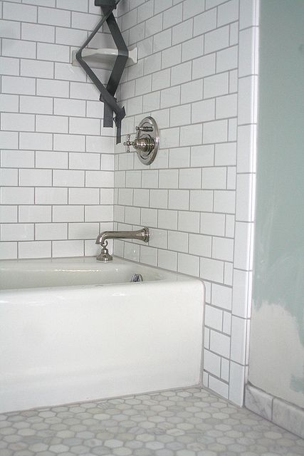 Good example of white subway tiles with preferred grey grout for our kitchen splashback. White Hexagon Bathroom, Hexagon Bathroom Floor, White Subway Tile Bathroom, Makeover Kamar Mandi, Subway Tiles Bathroom, Grey Grout, White Subway Tiles, Bad Inspiration, Hall Bathroom