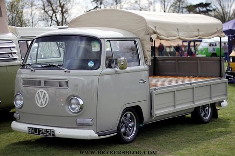 pick up Vw Bug Interior, Kombi Pick Up, Vw Bus T2, Vw Pickup, Single Cab Trucks, Vintage Vw Bus, Volkswagen Van, Classic Volkswagen, Vw Bus Camper