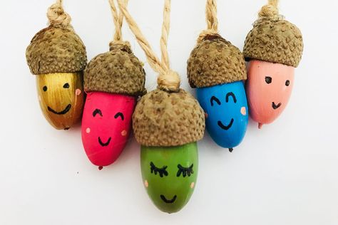 Little acorn people - Arts + Crafts - Mas & Pas Grateful Crafts, Crafts With Acorns, Acorn Crafts For Kids, Thanksgiving Crafts Kids, Autumn Crafts For Kids, Acorn People, Gratitude Crafts, Acorn Craft, Leaf Lantern