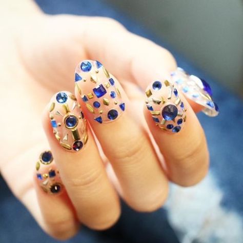 Nails Gems, Rhinestones Designs, Gem Nail Designs, Nail Studs, Amazing Nail Art, French Manicure Designs, Nails Yellow, Nail Rhinestones, Amazing Nail Designs