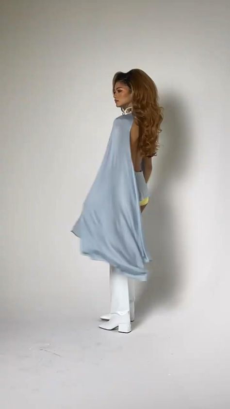 Zendaya Rare Videos, Zendaya Modeling, Zendaya Videos, Zendaya Model, Zendaya Photoshoot, Mode Zendaya, Zendaya Hair, Zendaya And Tom, Tom Holland And Zendaya