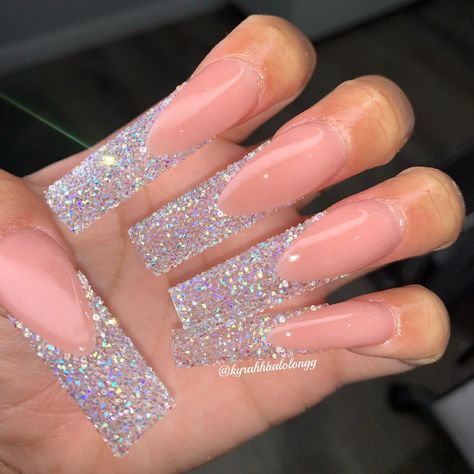 Stile Kylie Jenner, Long Acrylic Nail Designs, Glow Nails, Long Acrylic Nails Coffin, Acrylic Nails Coffin Pink, Long Square Acrylic Nails, Bling Acrylic Nails, Acrylic Nails Coffin Short, Pink Acrylic Nails