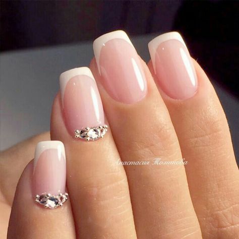 Manicure 2020, French Manicure With A Twist, New French Manicure, French Manicure Nail Designs, Manicure Designs, French Manicure Designs, Manicure Nail Designs, French Manicure Nails, Manicure Nails