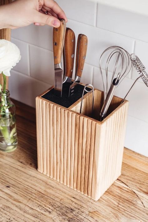 Heirol Woody knife block/utensil holder, ash Wooden Knife Block, Knife Kitchen Storage, Modern Utensil Holder, Wooden Kitchen Utensils Decor, Knife Holder Ideas, Knife Holder Diy, Knife Block On Counter, Kitchen Knife Storage Ideas, Kitchen Utensil Holder Ideas