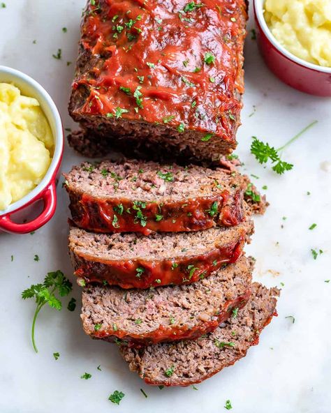 Easy Homemade Meatloaf Recipe | Healthy Fitness Meals Easy Homemade Meatloaf, Basic Meatloaf, Meatloaf Recipes Healthy, Baked Meatloaf, Healthy Meatloaf, Turkey Meatloaf Recipes, Homemade Meatloaf, How To Cook Meatloaf, Classic Meatloaf Recipe