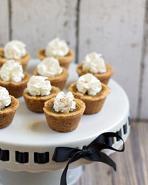 Pumpkin Pie Cookie Cups Pumpkin Pie Cups, Pumpkin Pie Cookie, Pie Cups, Pumpkin Pie Cookies, Cookie Cups Recipe, Ice Cream Pies, Sugar Cookie Dough, Cookie Cups, Cookie Pie