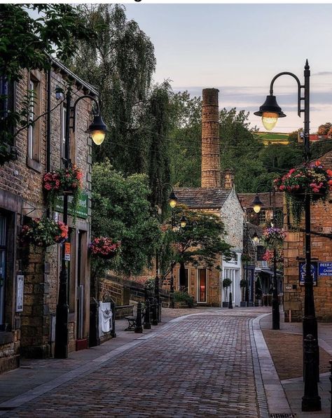 Hebden Bridge, England Aesthetic, England Countryside, Yorkshire Uk, English Village, Fotografi Alam Semula Jadi, Yorkshire Dales, West Yorkshire, Yorkshire England