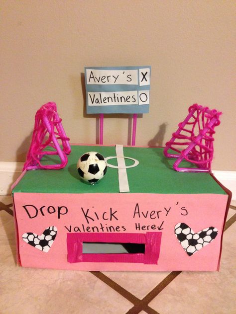 Soccer Valentines, Bar Mitzvah Ideas, Sports Valentines, Homemade Valentine Boxes, Girls Valentines Boxes, Diy Valentines Box, Valentine Boxes For School, Kids Valentine Boxes, Valentines Kids