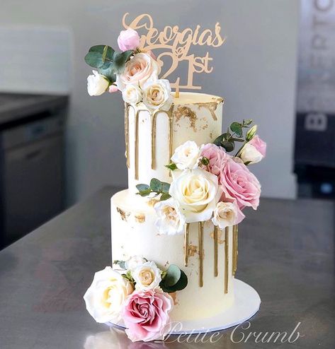 Wedding Cake Portions, Crumb Cakes, Cake Portions, 21st Birthday Cakes, Luxury Cake, Unicorn Birthday Cake, Pink Wedding Cake, Romantic Wedding Cake, Engagement Cakes