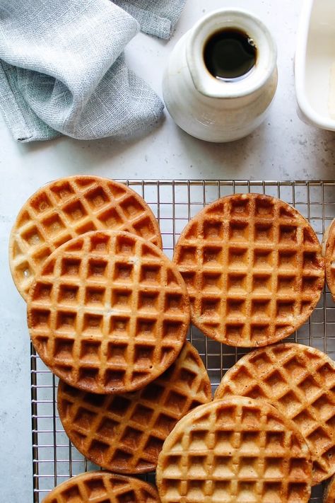 Easy sourdough waffles are the perfect way to use up that sourdough discard! Sourdough Discard Waffles, Sourdough Waffle Recipe, Sourdough Waffles, Easy Sourdough, Sourdough Discard, Waffle Recipes, Eat And Drink, Fig, Waffles