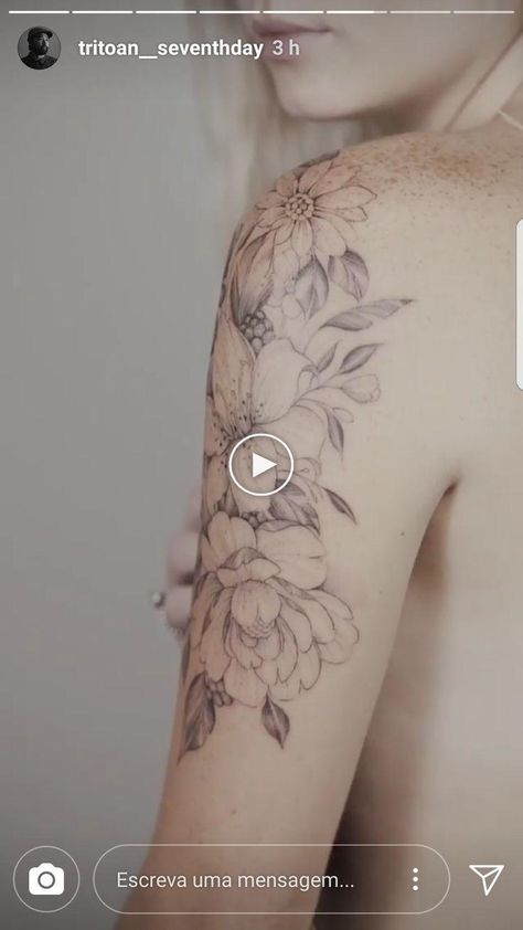 Flower Tattoo Unique, Soft Tattoo, Tattoo Unique, Light Tattoo, Beautiful Flower Tattoos, Floral Tattoo Sleeve, Memorial Tattoos, Sleeve Tattoos For Women, Unique Tattoo