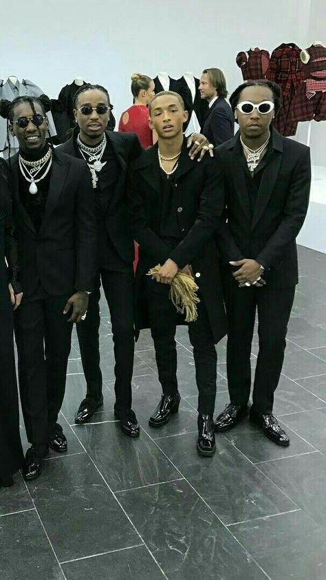 Rappers In Suits, Jaden Smith Fashion, Iced Out Chains, Migos Rapper, Sup Girl, Ayo And Teo, Hip Hop Chains, Rapper Outfits, Black Men Street Fashion