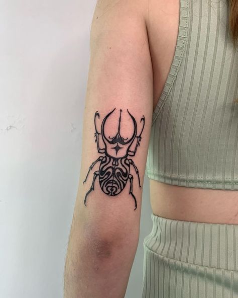 Beetle Tattoo Placement, Whimsical Bug Tattoo, Matching Beetle Tattoos, Knee Tattoo Unique, American Traditional Beetle Tattoo, Matching Bug Tattoos, Beetle Knee Tattoo, Rhino Beetle Tattoo, D&d Tattoo