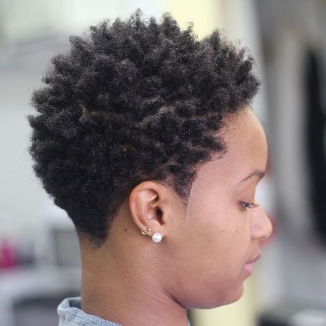 Women's Natural Haircut with Line Up Unique Natural Hairstyles, Hairstyles For Short Natural Hair, Mahogany Curls, Natural Hairstyles For Short Hair, Natural Golden Blonde, Combover Hairstyles, Short Natural Curls, Natural Haircuts, Short Textured Hair