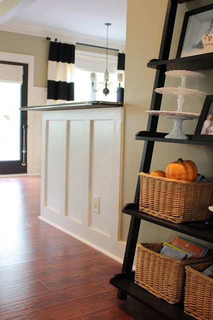 under the bar wainscoting [or in this case, just some easy 1" thick pieces of wood]. such a perfect solution to the other *less-than-attractive* side of a bar Painting Kitchen, Diy Casa, Style At Home, Kitchen In, Fixer Upper, My New Room, Home Hacks, Home Fashion, My Dream Home