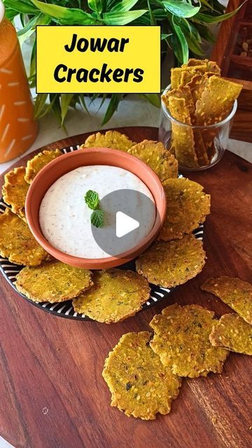 Swapnil Srivastav on Instagram: "Snacking made healthy with these Jowar Crackers. Simple ingredients, big taste 👌   #jowar #jowarrecipe #healthyrecipes #guiltfree #snacks #snackideas #eveningsnacks #teatime #wholefoods #snack" Indian Snacks For Kids, Jowar Recipes, Billie Eilish Blue, Healthy Indian Snacks, Paleo Keto Recipes, Healthy Vegetarian Snacks, Oatmeal Diet, Veg Snacks, Kid Snacks