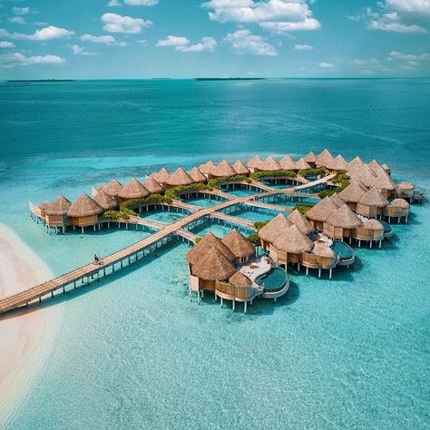 Double tap and comment below if want to go to the #maldives 🌍✈️ •~• Tag a friend who needs to see this👇🌟💫 •~• 🇲🇻❤️📍Maldives📍❤️🇲🇻 •~• cc: @alexpreview Maldives Luxury Resorts, Luxury Listings, Maldives Beach, Visit Maldives, Travel Tickets, Maldives Resort, Maldives Travel, Dream Vacations Destinations, The Maldives