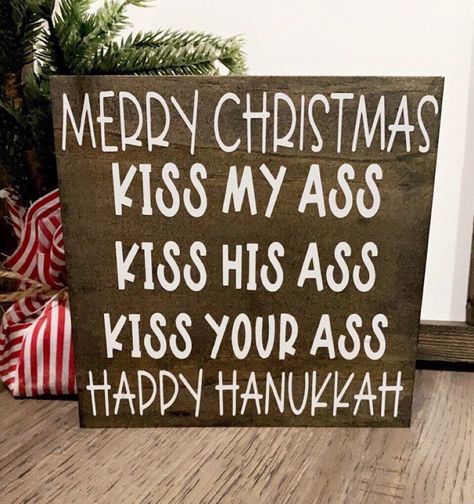 Griswold Christmas Quotes, Clark Griswold Quotes, Mom Painting, Outdoor Christmas Diy, Christmas Movie Quotes, Christmas Kiss, Griswold Christmas, Classic Christmas Movies, Clark Griswold