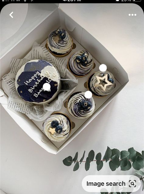 Mini Cake Box Ideas, Cute Bento Cake For Boyfriend, Mini Cake For Boyfriend, Bento Cake Design For Boyfriend Birthday, Bento Cake For Boyfriend Birthday, Bento Cake And Cupcakes Design, Boyfriend Cake Birthday, Birthday Cupcakes Ideas For Boyfriend, Birthday Bento Cake Ideas