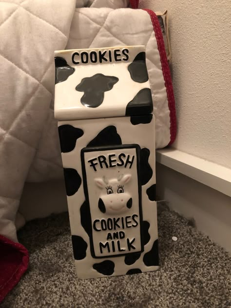 Pottery Milk Carton, Ceramics Milk Carton, Milk Carton Pottery, Milk Carton Clay, Ceramic Cookie Jar Ideas, Clay Milk Carton, Clay Cookie Jar, Clay Jar Ideas, Cookie Jar Pottery