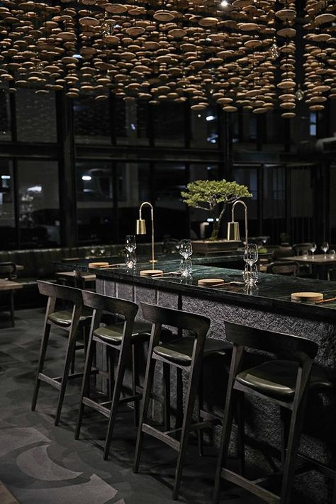 Tristan du Plessis blends Japanese and South African design influences at Cape Town's FYN Dark Restaurant Aesthetic, Elegant Restaurant Interior Design, South African Restaurant, Dark Restaurant, Town Wallpaper, Restaurant Lighting Design, African Restaurant, Luxury Company, Cafe Bar Design