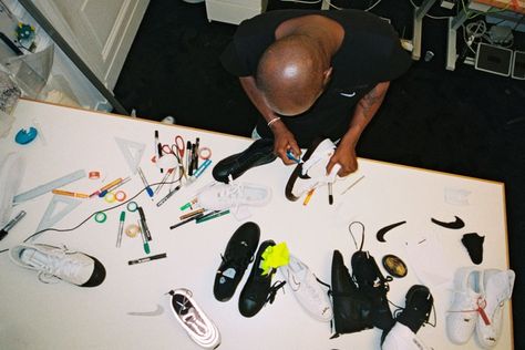 Meet Virgil Abloh: Louis Vuitton's New Artistic Director Virgil Abloh Style, Jordan 1 Off White, Off White Designer, Off White X Nike, Free Textbooks, Nike Air Presto, Virgil Abloh, Long Live, Creative Process