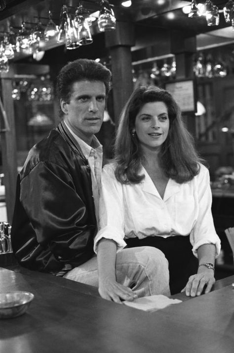 Still of Kirstie Alley and Ted Danson in Cheers (1982) Shelly Long Cheers, Kirstie Alley 80s, Ted Danson Cheers, Kirstie Alley Cheers, Kristie Alley, Cheers Show, Shelley Long, Cheers Tv Show, Cheers Bar