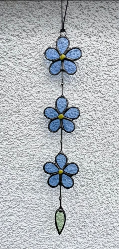 Small Easy Stained Glass Projects, Stained Glass Flower Patterns Free, Stained Glass Chimes, Stained Glass Simple, Stained Glass Suncatchers Folksy, Simple Stained Glass Designs, Simple Stained Glass Patterns, Easy Stained Glass Projects, Stained Glass Dandelion