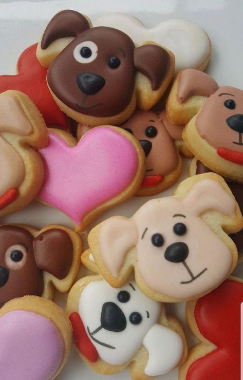 Puppy Dog Cookies Decorated, Dog Cookies Royal Icing, Dog Cookie Decorating, Puppy Decorated Cookies, Iced Dog Cookies, Golden Retriever Cookies Decorated, Dog Decorated Cookies, Dog Sugar Cookies Decorated, Puppy Cookies Decorated