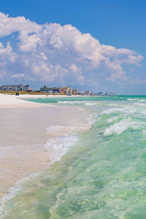 If you love fun activities that take place in beautiful crystal clear water, then here it is! ✨Crab Island✨ 📍 Destin, Florida Emerald Coast Florida, Destin Florida Vacation, Rosemary Beach Florida, Florida Travel Guide, Okaloosa Island, Beach Pink, Gulf Coast Florida, New Experiences, Fort Walton Beach