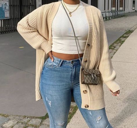 Beige Long Sleeve Shirt Outfit, Beige Cardigan Outfit Winter, Atlanta Outfits, Cardigan Outfit Black Women, Girl Cardigan Outfit, Cream Cardigan Outfit, Big Sweater Outfit, Long Sleeve Shirt Outfits, Running Errands Outfit