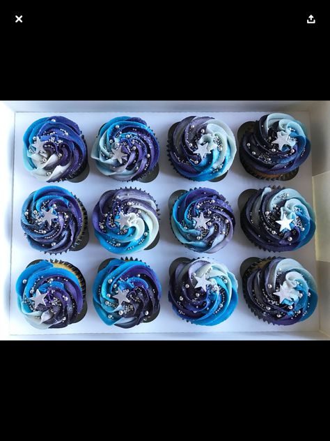 Astrology Party, Galaxy Desserts, Galaxy Cupcakes, Space Cupcakes, 21th Birthday, Theme Cupcakes, Galaxy Party, Galaxy Cake, Space Theme Party