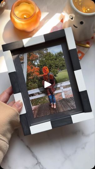 Tree Picture Frame, 4x6 Frames, Black Construction Paper, Diy Photo Frames, Festival Diy, Halloween Photoshoot, White Mat, Construction Paper, Halloween Home Decor