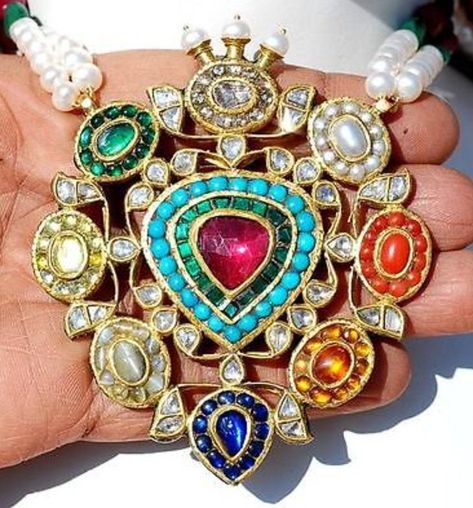 Polki Pendants, Navaratna Jewellery, Mughal Jewelry, Pakistani Brides, Jewellery Women, Rose Diamond, Gold Jewellry, Gold Pendant Jewelry, Gem Diamonds