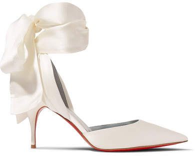 White Louboutin, Trendy Mens Shoes, Emily Ratajkowski Style, Jimmy Choo Clutch, Jimmy Choo Heels, Girls Heels, Bridal Heels, Satin Pumps, White Pumps