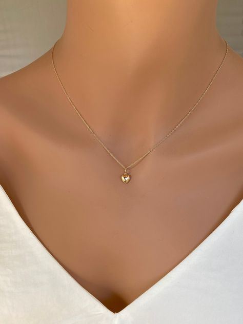 14k Gold Tiny Heart pendent and super skinny Rope Chain - 14k yellow Gold tiny Heart Pendant - Tiny gold heart pendent - Puff heart Simple Lockets For Gold Chain, Pendant Designs Gold Simple, Small Gold Chain, Minimal Pendant, Heart Pendent, Tiny Heart Necklace, Simple Jewellery, Real Gold Chains, Etsy Promotion