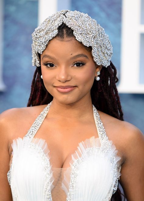 Chloe X Halle Aesthetic, Halloween Hairstyles, Chloe Bailey, Chloe X Halle, Chic Halloween, Halle Bailey, Beauty Photoshoot, Leicester Square, Wedding Inside