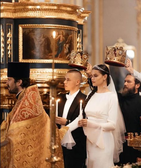 Christianity Serbian Wedding, European Style Outfits, Church Wedding Photos, Russian Church, Russian Wedding, Orthodox Wedding, Jewelry Artist, Christian Wedding, Future Lifestyle