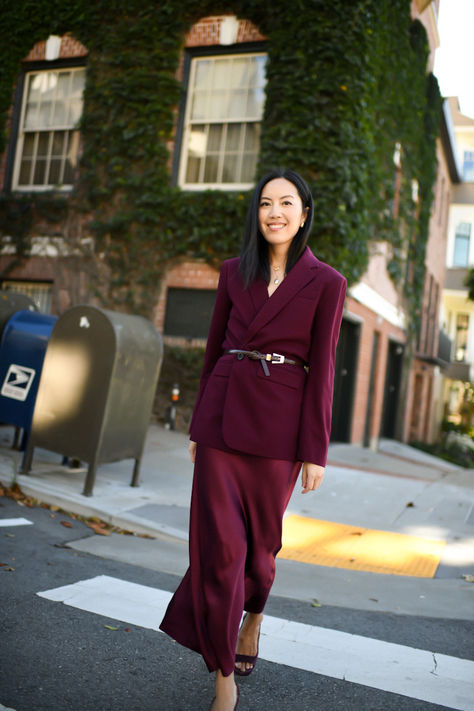 A classic and versatile piece that provides warmth and style, our notch collar blazer dresses up or down - making it perfect for a variety of occasions. Notched lapel. Long sleeves with functional sleeve buttons for added styling options. One-button front. Angled chest welt pocket. Front flap besom pockets. Back vent. Lined. Style inspiration by our Ann Taylor community. Plum Blazer Outfit, Belted Blazer Outfit, Burgundy Blazer Outfit, Blazer Outfits Women, Winter Office Outfit, 9to5chic Outfits, Blazer Dresses, Fall Workwear, Burgundy Blazer