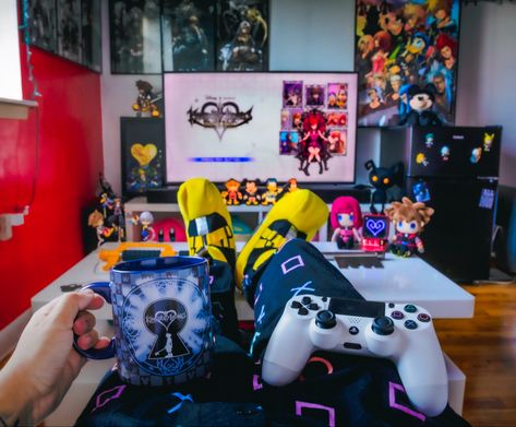 Kingdom Hearts Room Decor, Hearts Room Decor, Kingdom Hearts Aesthetic, Hearts Bedroom, Hearts Aesthetic, Gaming Room Setup, Gaming Room, Room Setup, Kingdom Hearts