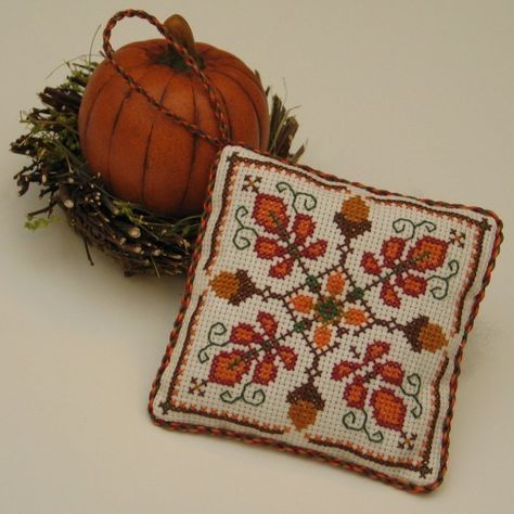 Geek Cross Stitch, Autumn Cross Stitch Patterns, Fall Cross Stitch, Cross Stitch Freebies, Halloween Cross Stitches, Cross Stitch Finishing, Cross Stitch Samplers, Counted Cross Stitch Kits, Cross Stitch Patterns Free