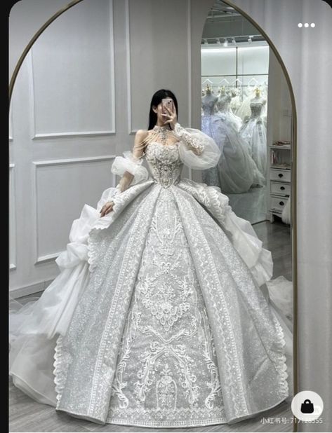 Lavish Wedding Dress, Korean Wedding Dress, Baju Kahwin, Princess Stuff, Pretty Quinceanera Dresses, Gowns Dresses Elegant, Pretty Wedding Dresses, Princess Ball Gowns, Dream Wedding Ideas Dresses