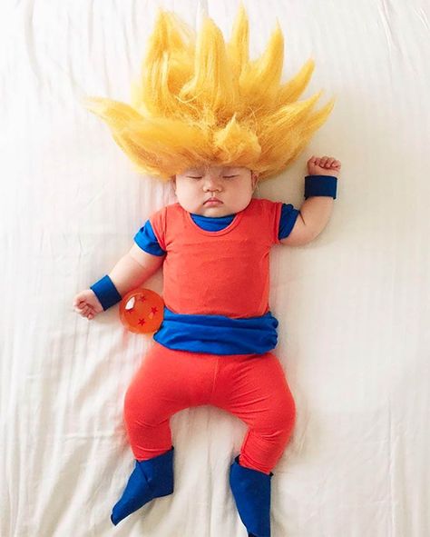 Costumes Faciles, Baby Cosplay, Baby Kostüm, Toddler Halloween Costumes, Baby Portraits, Cute Halloween Costumes, Baby Halloween Costumes