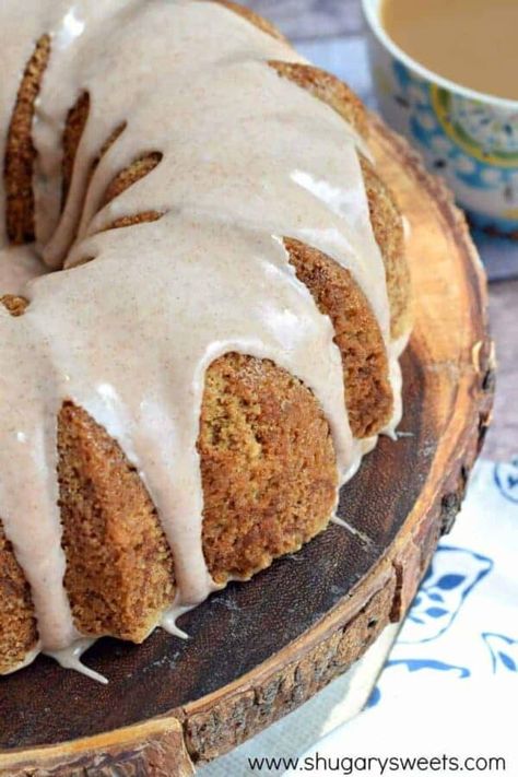 Super moist and delicious, this Zucchini Bundt Cake with a decadent Cinnamon glaze is a fantastic dessert! Such a great way to use up some of that fresh zucchini in your garden! Cinnamon Glaze Recipe, Zucchini Bundt Cake, Pumpkin Spice Coffee Cake, Spice Coffee Cake, Chocolate Zucchini Brownies, Cream Cheese Bundt Cake, Zucchini Recipes Dessert, Autumn Treats, Delish Cakes