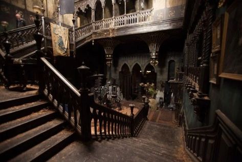 Crimson Peak House, Allerdale Hall, Crimson Peak, Grand Hall, School Interior, Thomas Sanders, Production Design, Mansion Interior, Magic School