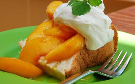 Angel food cake is already heavenly but you should try this new recipe! #betterbattergf Angel Food Cake With Peaches, Topping For Angel Food Cake, Peach Topping, Better Batter Gluten Free, Peach Shortcake, Angel Food Cake Desserts, Peach Sauce, Angel Food Cake Mix Recipes, Fruit Cobbler