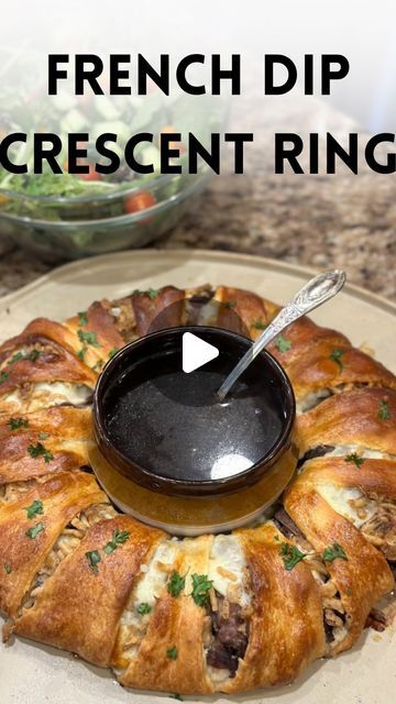 Crescent Roll Roast Beef Sandwiches, French Dip Crescent Roll Ring, French Dip Pinwheels, Sandwiches With Crescent Rolls, Crescent Roll French Dip, Hearty Christmas Appetizers, French Dip Crescent Ring, Beef Crescent Roll Recipes, Crescent Roll Rings