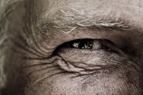 Wrinkles Photography, Eye Wrinkles, Growth And Decay, Laugh Lines, Eye Wrinkle, Male Eyes, Dark Art Drawings, Skin Aging, Eye Cover