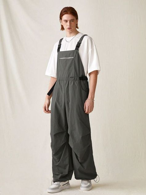 Very beautiful clothes exact size and silk-like fabric. Jumpsuit Man, Men Jumpsuits, Mens Overalls, Bounty Hunters, Jumpsuit Casual, Jumpsuit Men, Casual Trends, Printed Sleeveless Top, Casual Jumpsuit